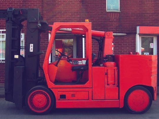 Вилочный погрузчик VERSA-LIFT 40/60, 27 тонн